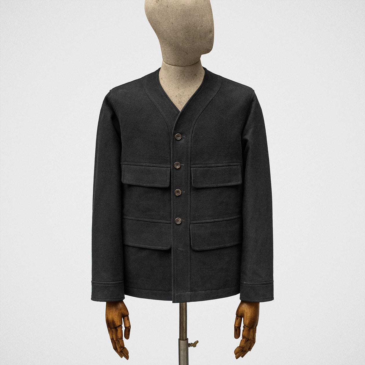 Engineer jacket in black