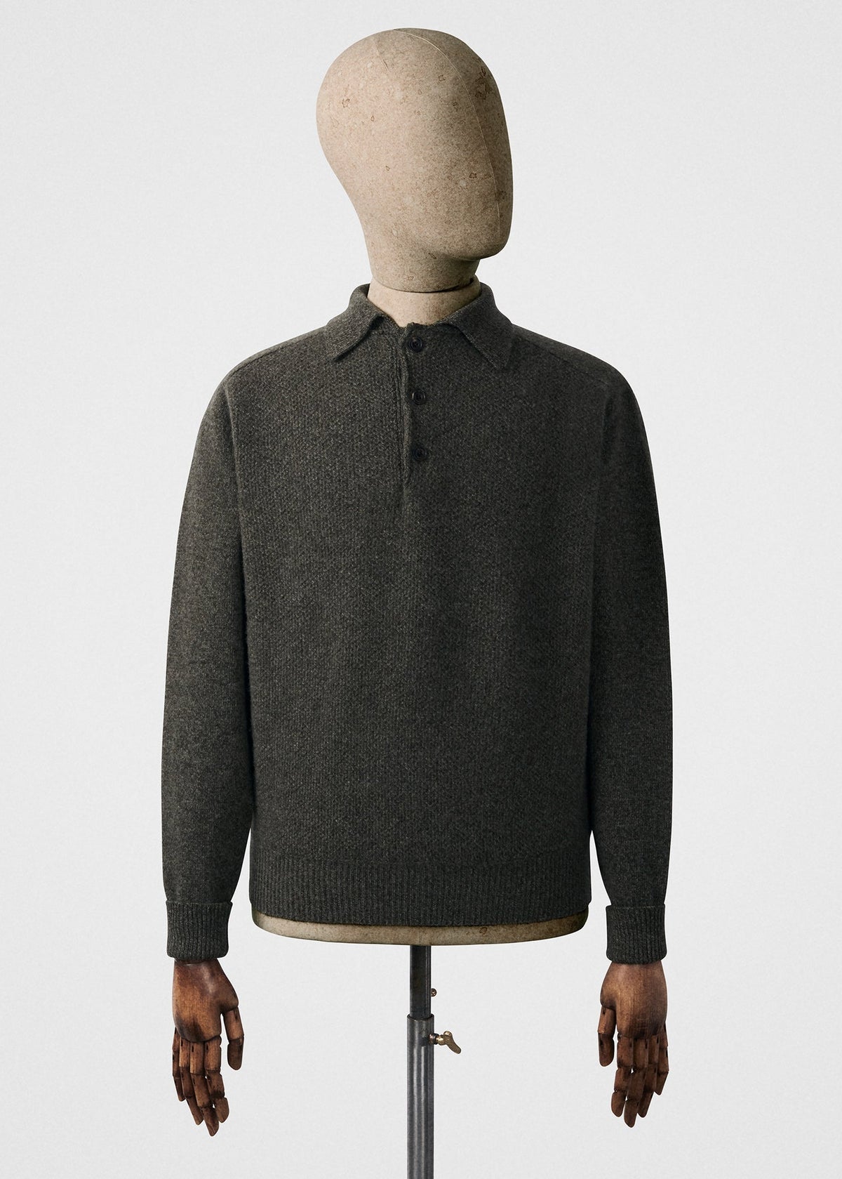 Polo shirt in three-ply geelong lambswool in loden